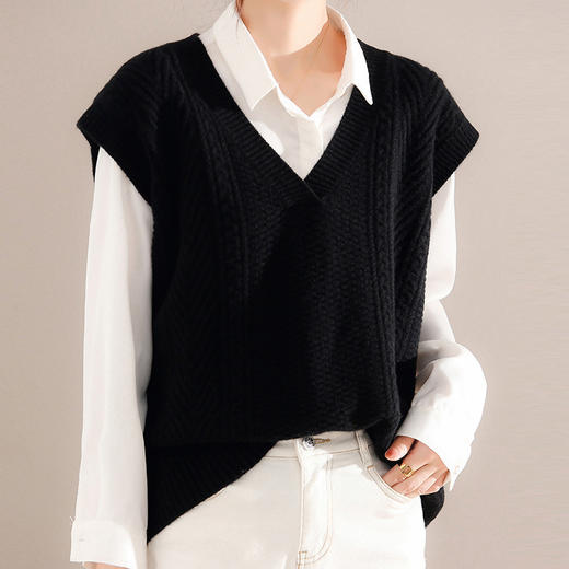 复古麻花针织马甲女2024秋冬新款v领坎肩慵懒风落肩毛衣背心外搭 商品图1