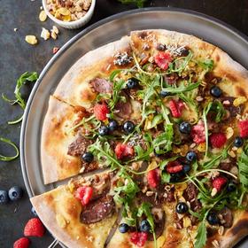 法式鸭胸莓果芝麻叶披萨 French Duck Breast & Berries Pizza