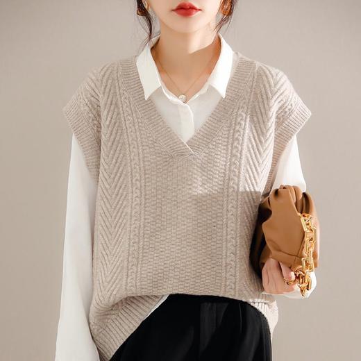 复古麻花针织马甲女2024秋冬新款v领坎肩慵懒风落肩毛衣背心外搭 商品图2