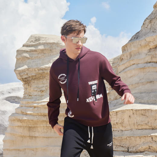 半身缘男装 秋季宽松版型英文印花休闲连帽卫衣243212P04512906 商品图3