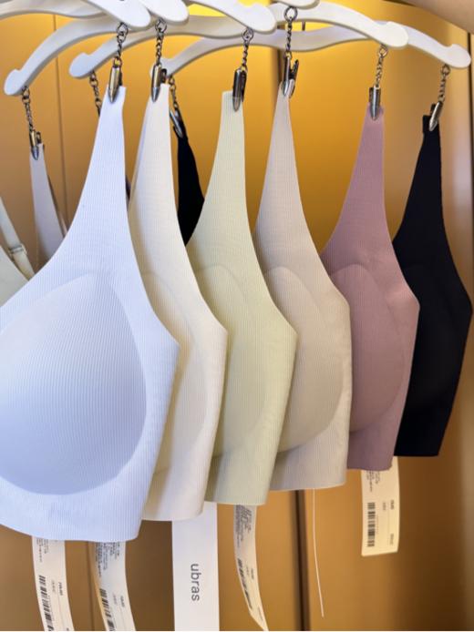 🥳🥳🥳【天猫TOP热销爆款-陈都灵同款】✨ ubras无尺码深V罗纹细肩带背心文胸：季节轮换，总有新的故事值得期待~ 商品图4