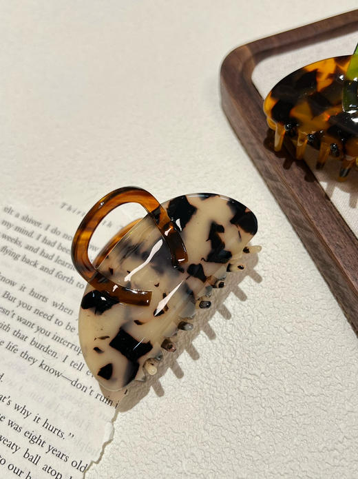 DM 依*达 24新款小众抓夹 商品图8