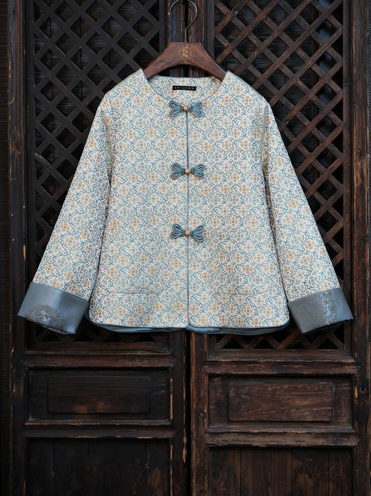 盛唐婧 |中式国风宋锦莲花缠枝纹对襟外套 商品图1