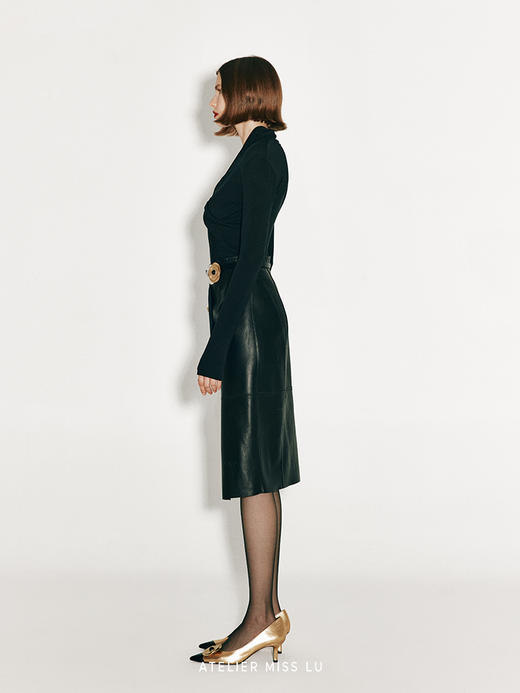 【曼陀罗】褶皱设计细V领弹力上衣 商品图1