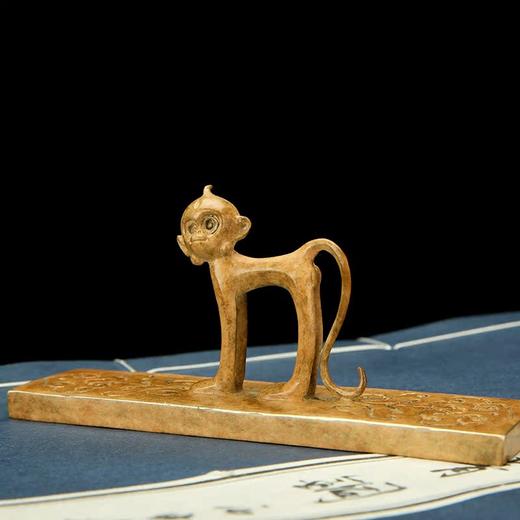 宇达青铜摆件 十二生肖猴《福贵猴镇纸（一对）》创意装饰 家居工艺摆件  高6.4cm 商品图4