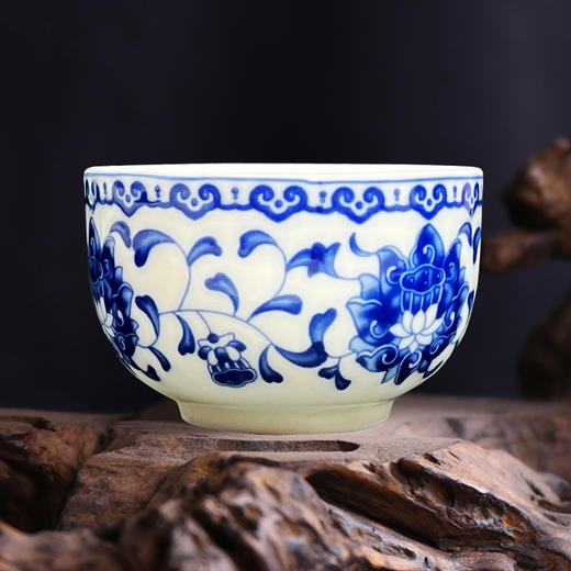 【经典】景德镇青花缠枝莲纹茶杯 商品图1