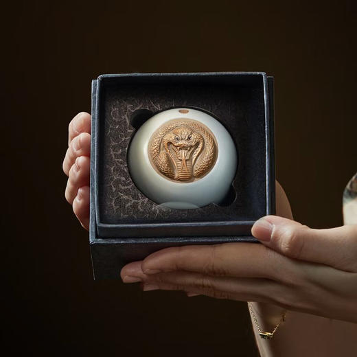 茶器｜东道汝窑蛇年生肖杯【灵蛇献瑞·B杯】2025年蛇年生肖主人杯（天青） 商品图3