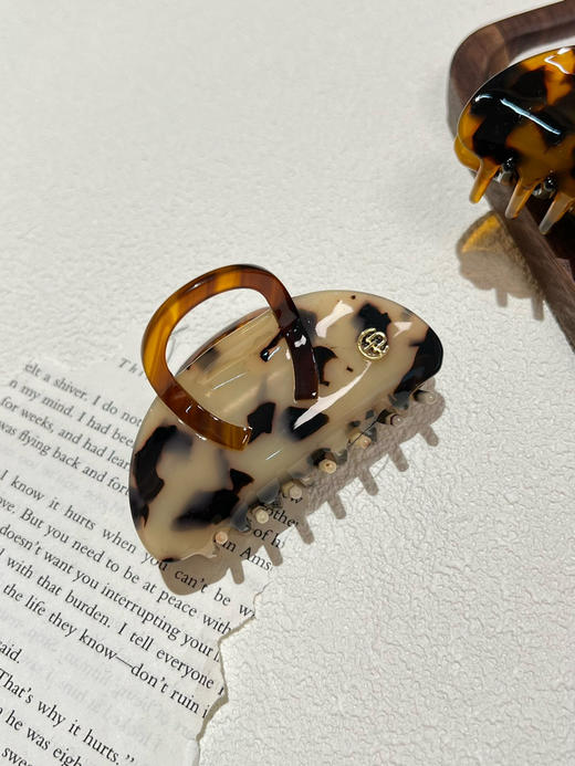 DM 依*达 24新款小众抓夹 商品图6