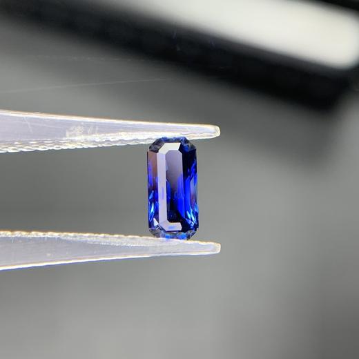 1.23ct 蓝宝石裸石 商品图3