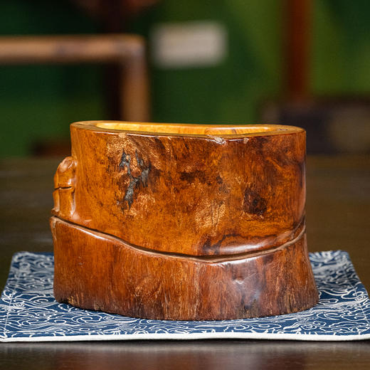 二十世纪 黄花梨整挖竹节工笔筒 商品图0