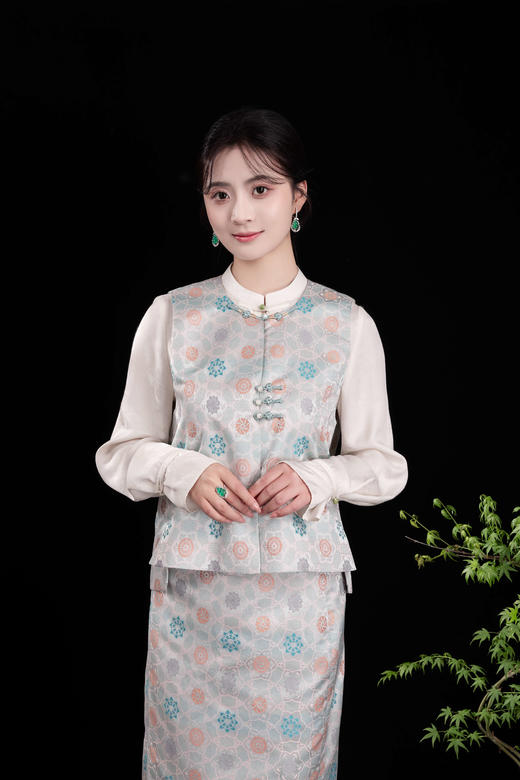 荷言GL 润如酥 夏季新中式马甲绳结盘扣玉石扣子 商品图4