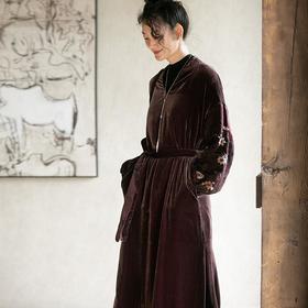 牧衣游原创丝绒手工刺绣连衣裙新款古朴东方V领气质宽松长裙 李子