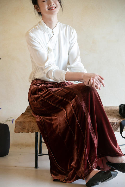 牧衣游原创提花丝绒马面半裙光泽垂感百搭显瘦气质宽松伞裙 芜苒 商品图5