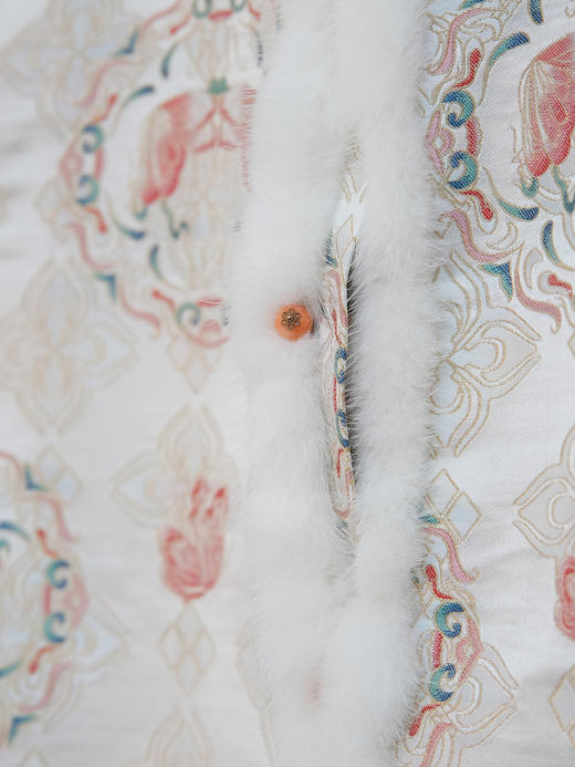 下架|盛唐婧 |中式国风云锦之花水貂毛马甲 商品图4