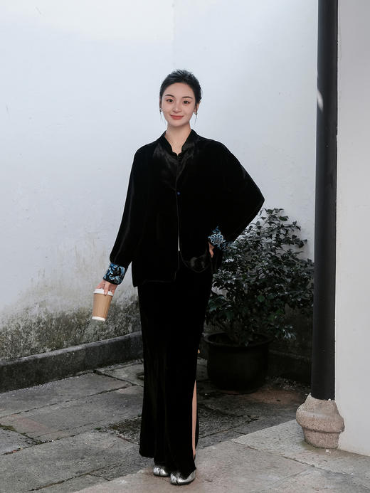 盛唐婧 |新中式丝绒鱼尾半裙-黑色 商品图1