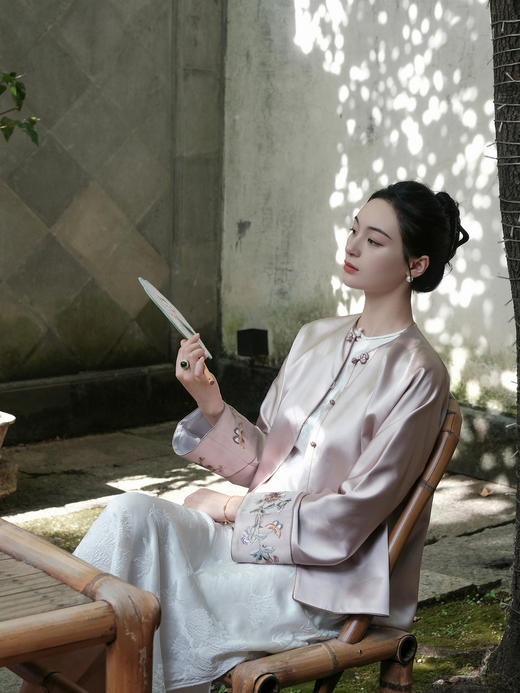 盛唐牡丹 |真丝手工刺绣海棠花纹外套-香槟色 商品图2