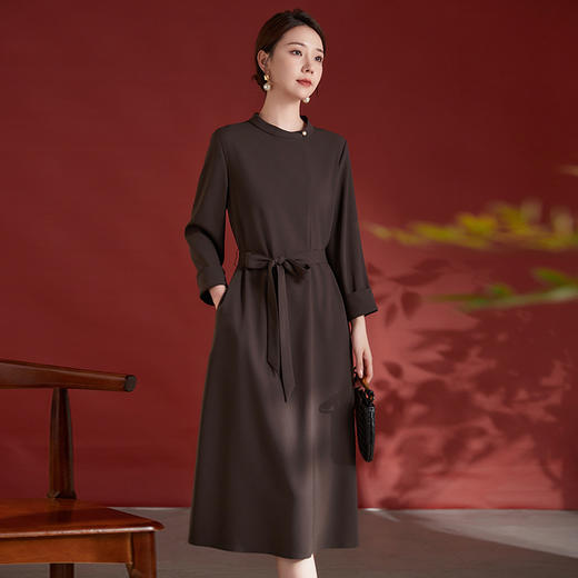 ZM7858新中式醋酸秋季连衣裙女2024秋冬新款内置暗扣领口配腰带中长裙子 商品图1