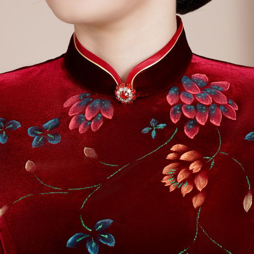 HYX-24-7837新款改良复古韩国绒旗袍时尚旗袍连衣裙大摆裙年轻中长款长袖 商品图3