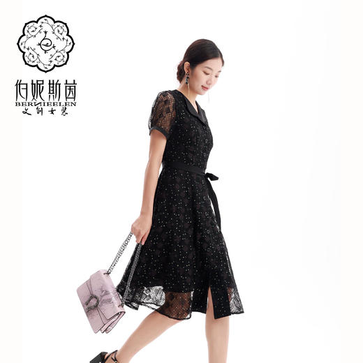 HJ2S42_漆黑色_连衣裙_夏季_优雅复古蕾丝波点娃娃领收腰系带 A 字中裙_高级女装_BERNIEELEN 伯妮斯茵 商品图4