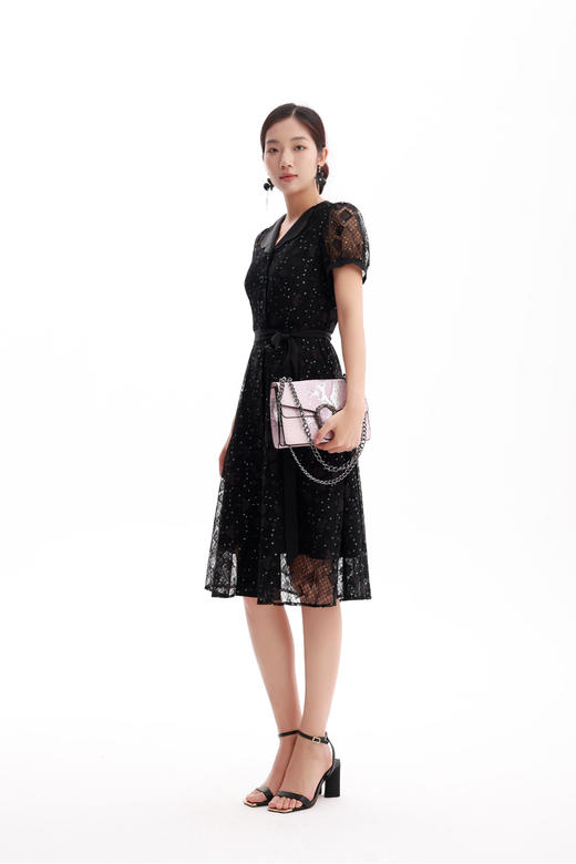 HJ2S42_漆黑色_连衣裙_夏季_优雅复古蕾丝波点娃娃领收腰系带 A 字中裙_高级女装_BERNIEELEN 伯妮斯茵 商品图11