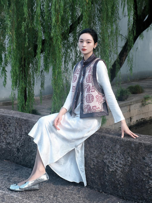 盛唐婧 |中式国风羊皮拼库缎对襟马甲-紫色 商品图1