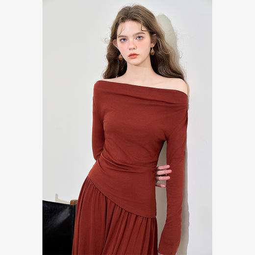 西遇法式酒红色两件套女新款一字肩上衣半裙针织套装D3542302 商品图3