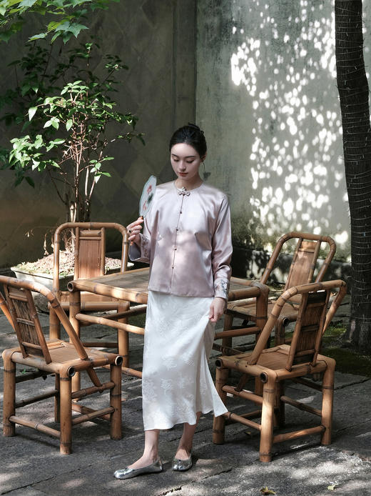 盛唐牡丹 |真丝手工刺绣海棠花纹外套-香槟色 商品图3