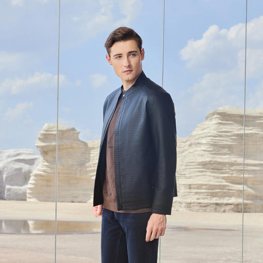 半身缘男装 秋季凹凸元素隐藏拉链风琴铆钉简约皮衣243312M01312870 商品图3