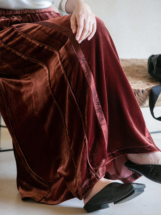 牧衣游原创提花丝绒马面半裙光泽垂感百搭显瘦气质宽松伞裙 芜苒 商品图3