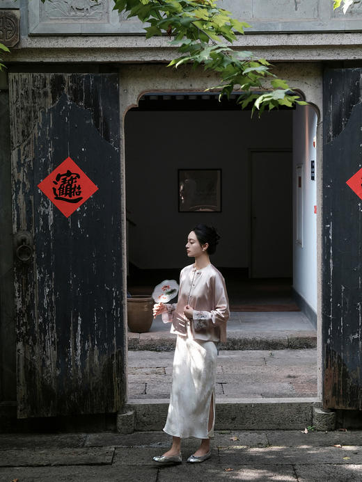 盛唐牡丹 |真丝手工刺绣海棠花纹外套-香槟色 商品图4