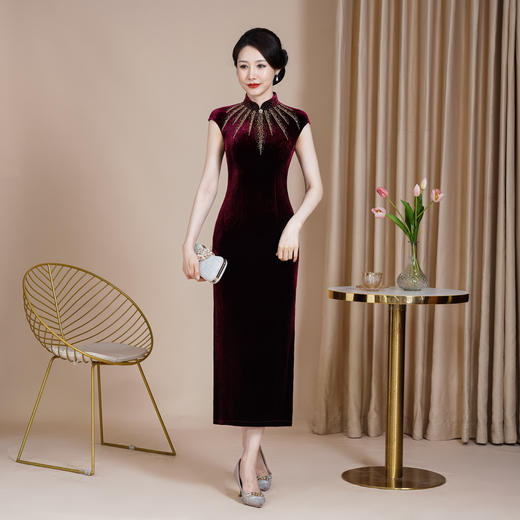 HYX-24-7868秋季新款改良丝绒旗袍长款无袖修身年轻时尚夏女日常敬酒服 商品图1