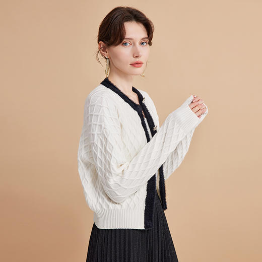 EITIE爱特爱时尚撞色圆领小香风百搭显瘦直筒针织开衫秋新款D2401401 商品图2