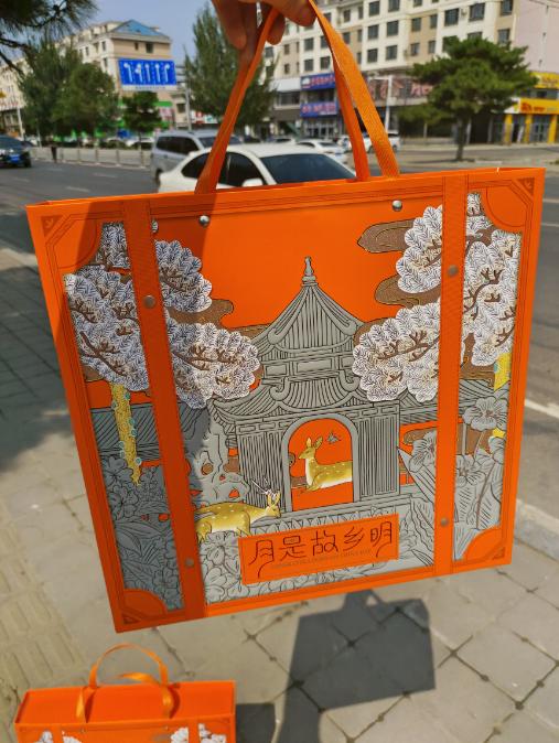 月是故乡明月饼礼盒 商品图1