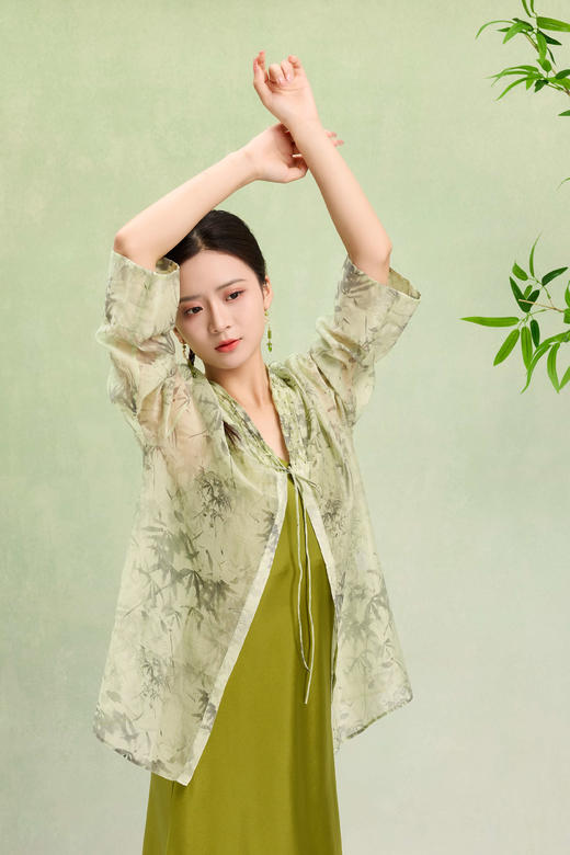 荷言GL 竹境 新中式对襟短衫长袖绿色水墨竹叶上衣透气防晒短外套 商品图0