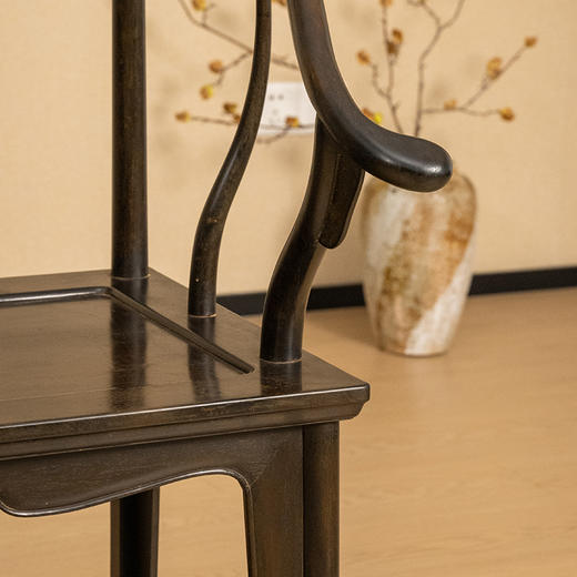 清 紫檀花卉纹圈椅（一对） 商品图3