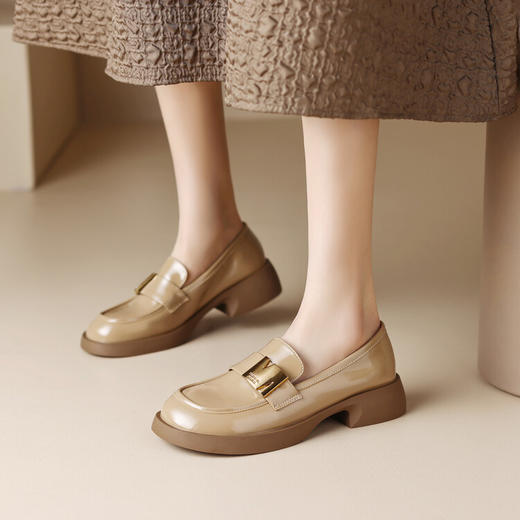 【预售5天】漆皮圆头厚底乐福鞋，英伦小皮鞋扣件松糕底百搭单鞋HCYYHD&3351 商品图0