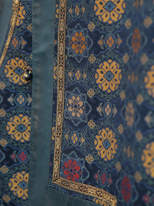 盛唐婧 |中式国风团花纹琵琶襟马甲 商品图5