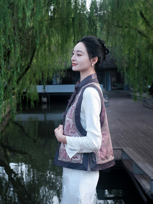 盛唐婧 |中式国风羊皮拼库缎对襟马甲-紫色 商品图2