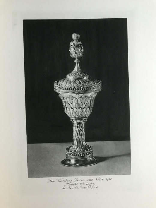 重10公斤巨册特装本！1911年 英国金银器工艺品图史（全2卷） 1500余幅文内插图 76幅整页版画插图 真皮精装8开 商品图8