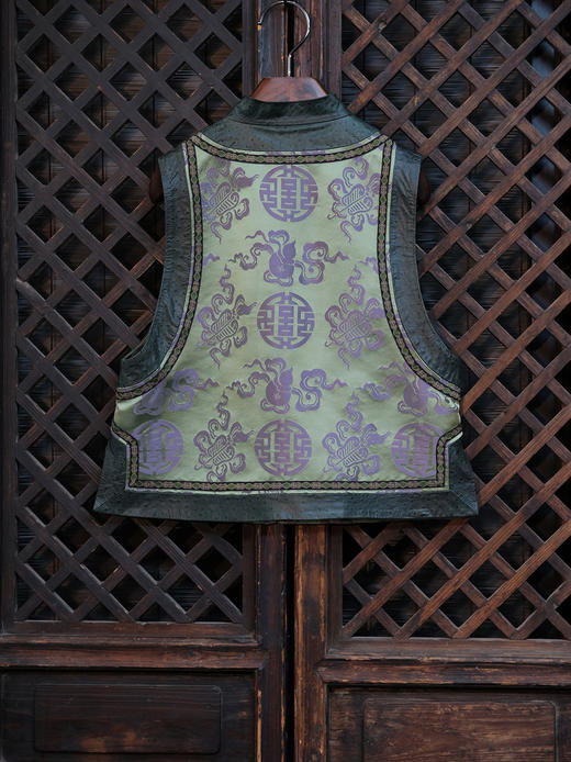 瑕疵|盛唐婧 |中式国风羊皮拼库缎对襟马甲-绿色[特价品] 商品图5