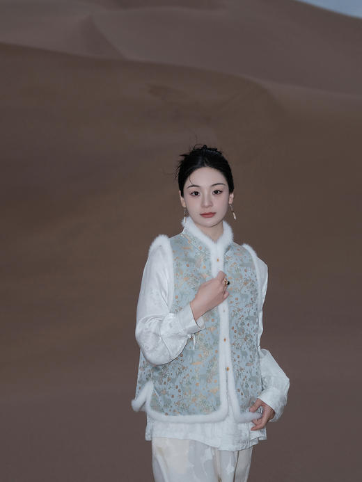 盛唐婧 |中式国风缠枝花水貂毛马甲 商品图0