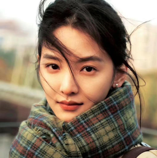 甄珠贝 人手一对 小尺寸耳钉 不知道配什么的时候就戴她 4-5mm超强精品淡水珍珠 纯银针 ji强光 新珠子 商品图5