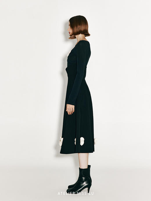 【爱的华尔兹】兰花造型裁片点缀高腰大摆伞裙 商品图1