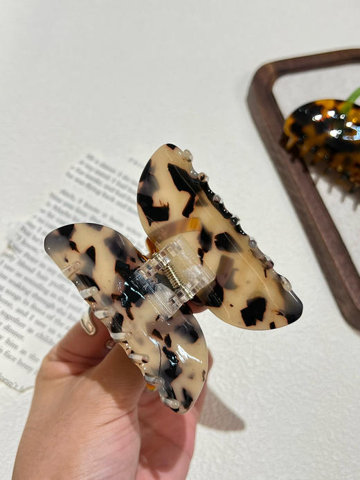 DM 依*达 24新款小众抓夹 商品图10