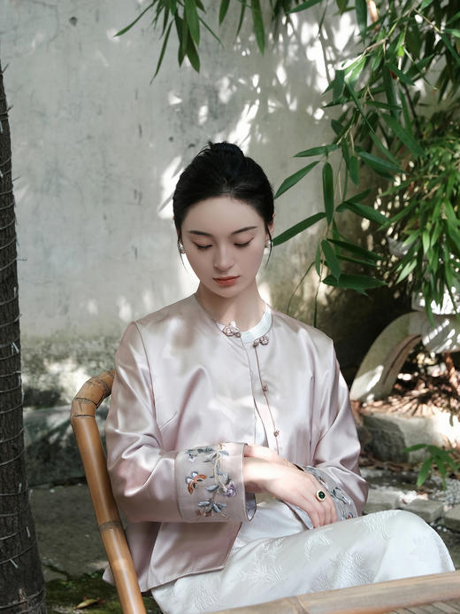 盛唐牡丹 |真丝手工刺绣海棠花纹外套-香槟色 商品图1