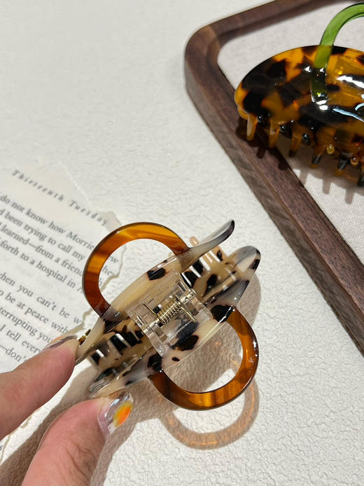 DM 依*达 24新款小众抓夹 商品图11