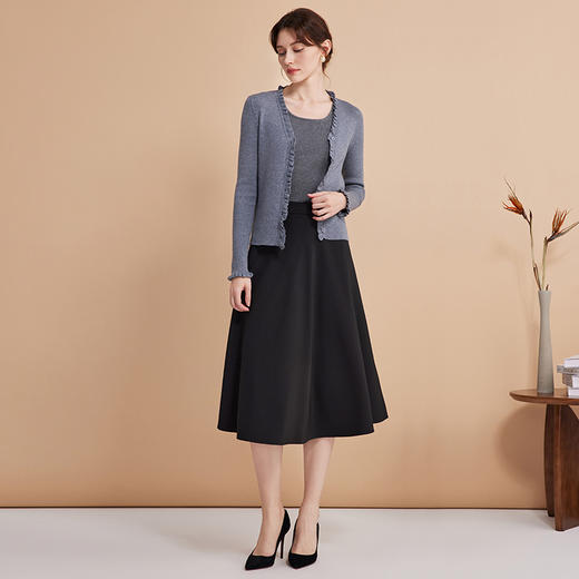 EITIE爱特爱秋新款气质修身高级感木耳边修饰针织衫D2401419 商品图8