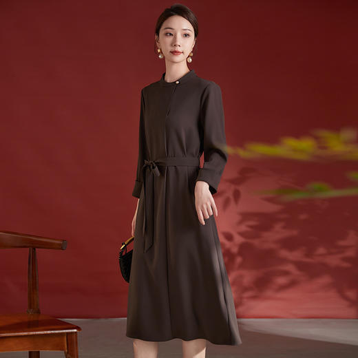 ZM7858新中式醋酸秋季连衣裙女2024秋冬新款内置暗扣领口配腰带中长裙子 商品图0