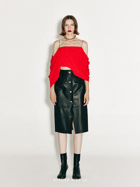 【未闻花名】不规则垂褶设计露肩吊带上衣