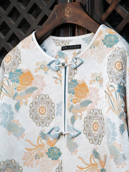 盛唐婧 |涅槃重生新中式国风宋锦对襟外套 商品图2